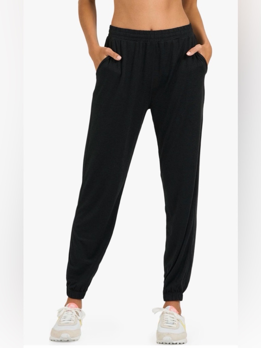 Black Womens Jogger Pants - Comfortable Everyday Lounge / Vuori